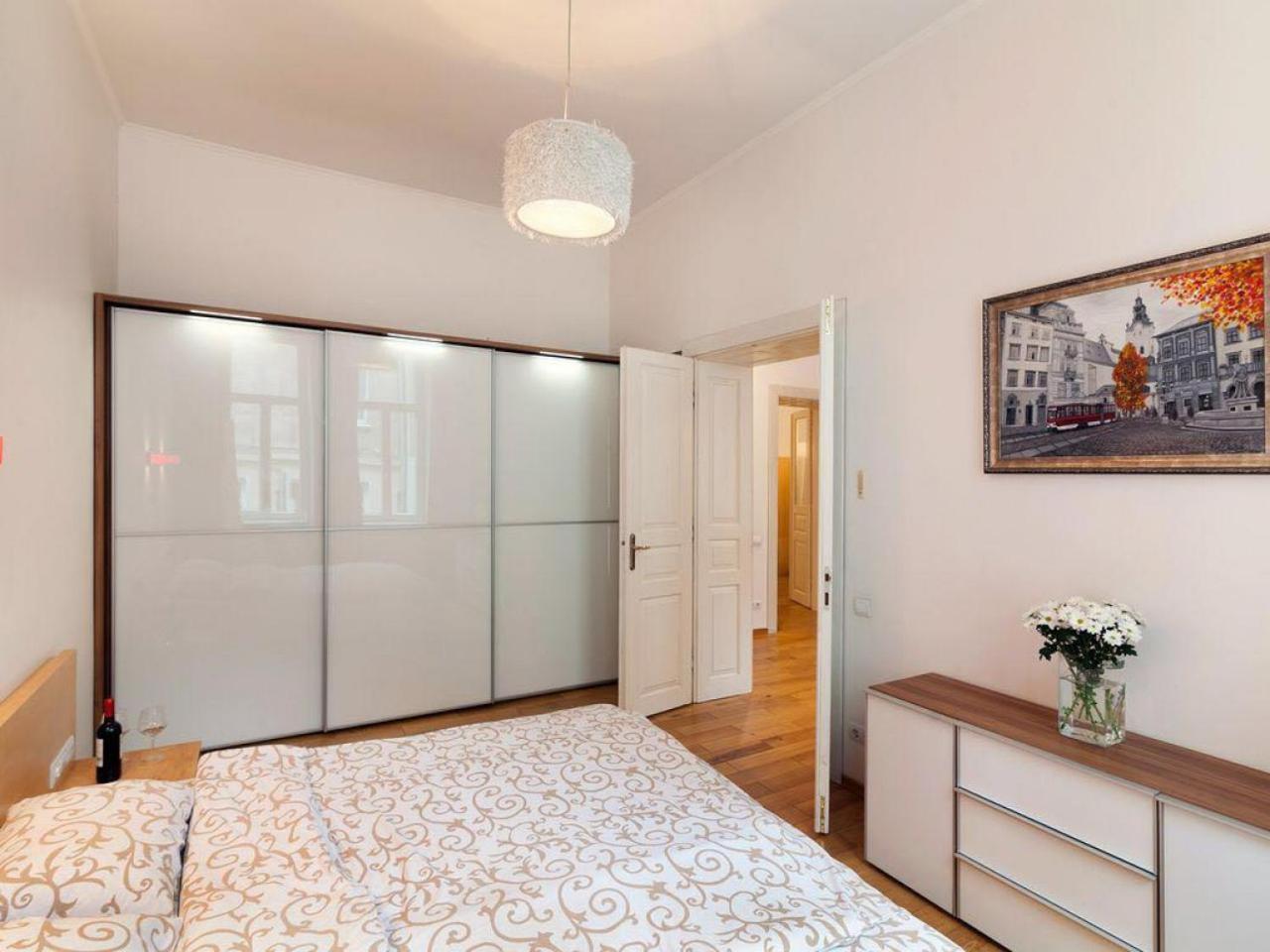 Large & Modern Flat With Balcony In Heart Of Lviv Apartment Exterior photo